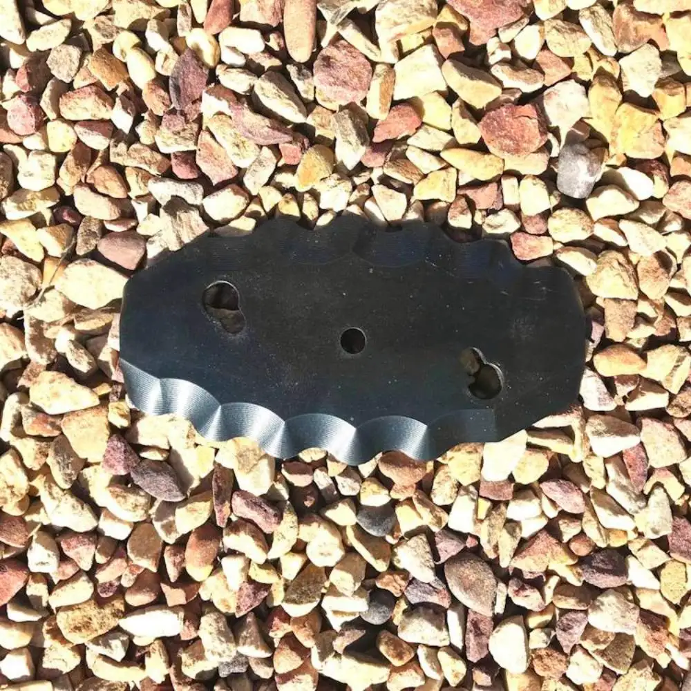 Durable feed mixer blade for agricultural mixing machines