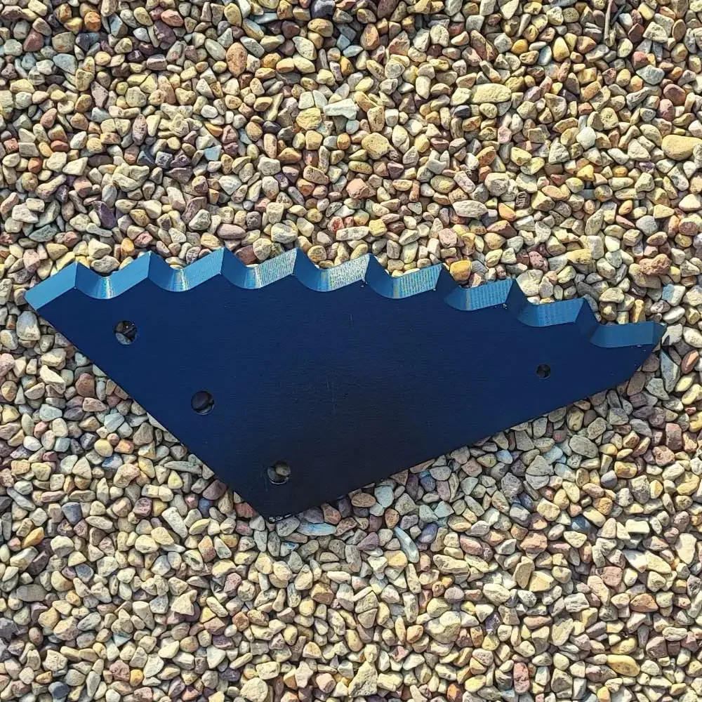 Durable feed mixer blade for agricultural mixing machines